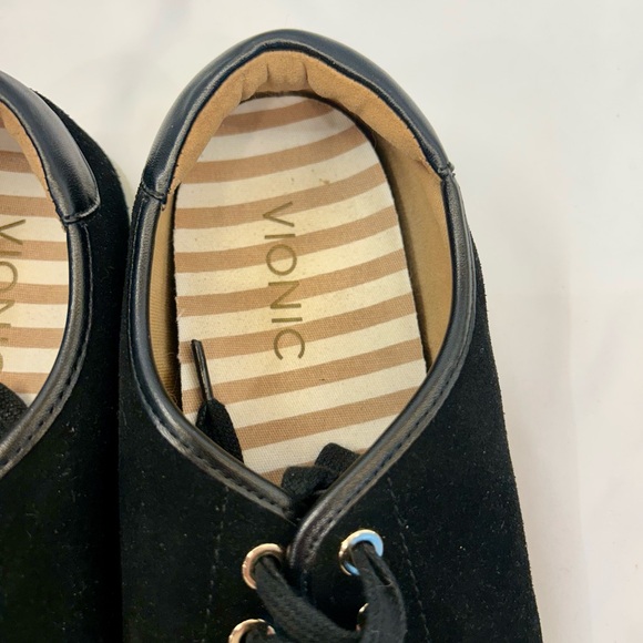 Vionic Women's Black and Tan Sneakers - Picture 2 of 6